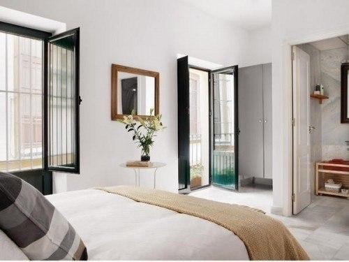 А сразу и не верится, что площадь этой уютной квартиры всего 45 м. 05