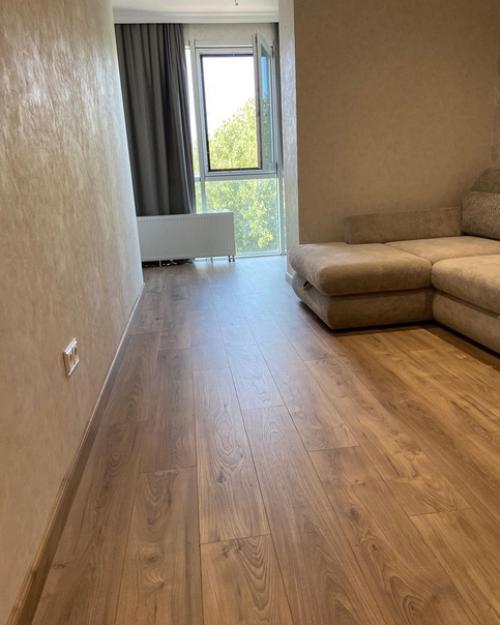 Просторная, светлая, уютная, с раздельной планировкой 2 х комнатная квартира в центре города, расположенная на пятом этаже. 05