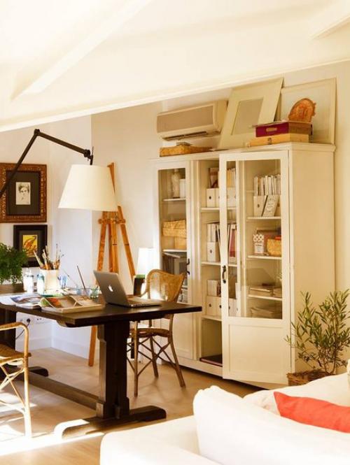 Вот с таким комфортом можно разместиться в здании бывшего магазина. 07