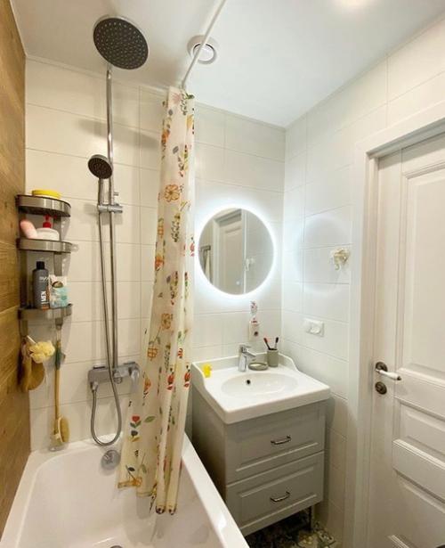 Ванная комната 2, 62 м 2 и туалет 1, 3 м 2. все сделано своими руками. 06