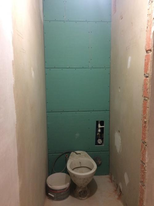 Ещё немного и мы закончим ремонт в санузле (процесс идёт). 01