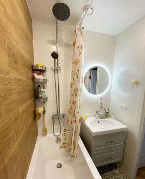 Ванная комната 2, 62 м 2 и туалет 1, 3 м 2. все сделано своими руками. 02