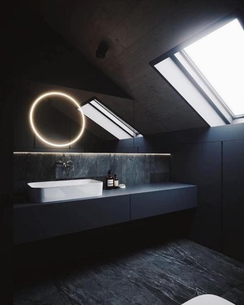 Стильный и очень тёмный интерьер спальни и ванной комнаты с изюминкой в виде мансардных окон. 02