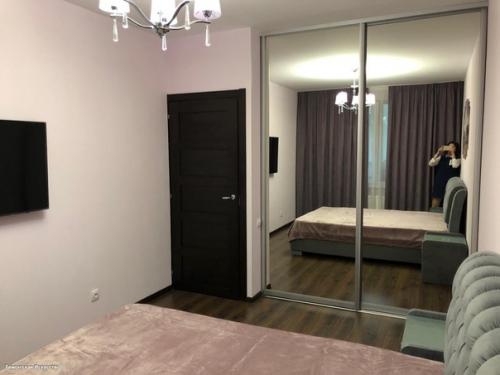 Новостройка, недавно сделали ремонт, все свежее. 01