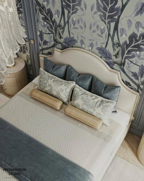 Интерьер этой спальни построен на сочетании утончённой классики и лаконичного модерна. 03