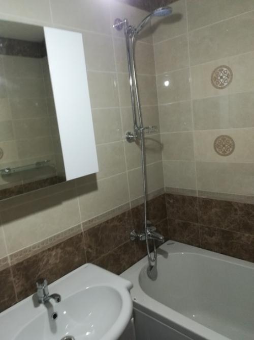 На оценку, ванная и туалет. 01