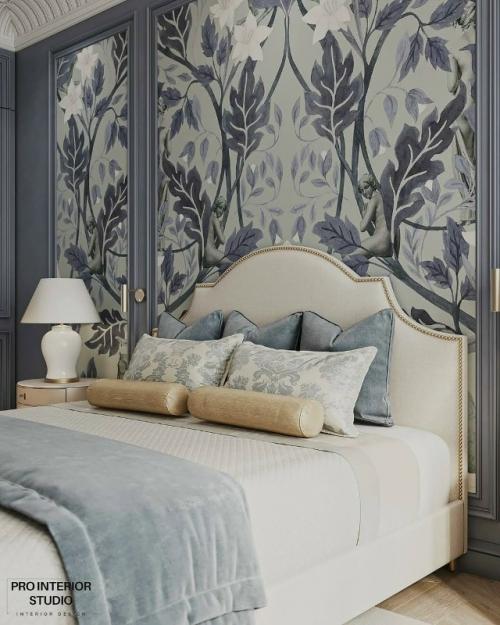 Интерьер этой спальни построен на сочетании утончённой классики и лаконичного модерна. 06