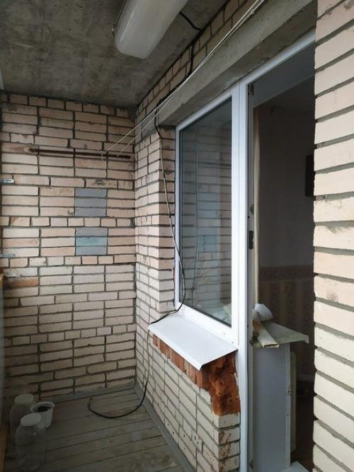 Бюджет на ремонт этой двухкомнатной квартиры минимальный 100-120 тысяч был. 04