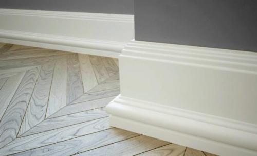 Как избежать дефектов при монтаже плинтуса без запили. 5 частых ошибок, допускаемых при установке напольного плинтуса